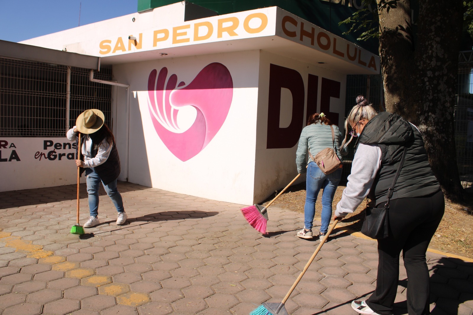 Encabeza Lupita Fernández faena comunitaria en el DIF Municipal