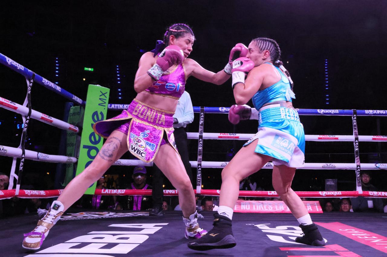 “La Bonita” reina en casa y desata una noche inolvidable en Puebla